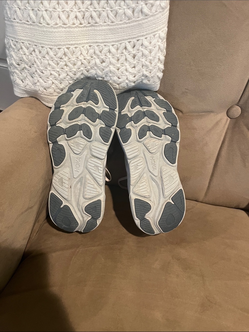 Light blue/white 7.5 Clifton 10 Hoka women’s shoes - Picture 5 of 9